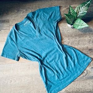 Eddie Bauer Basic Tee 💛 FREE WITH BUNDLE